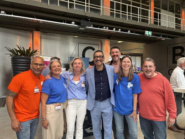 Vrolijke vibes aan het einde van een van onze projecten